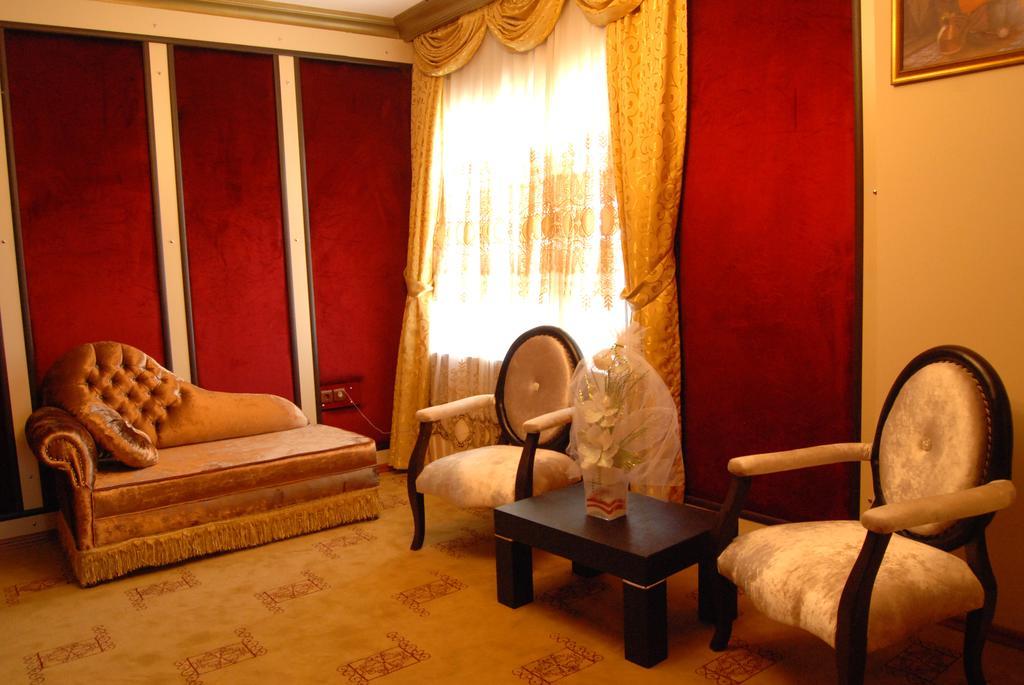 Estel Otel Midyat Bilik gambar